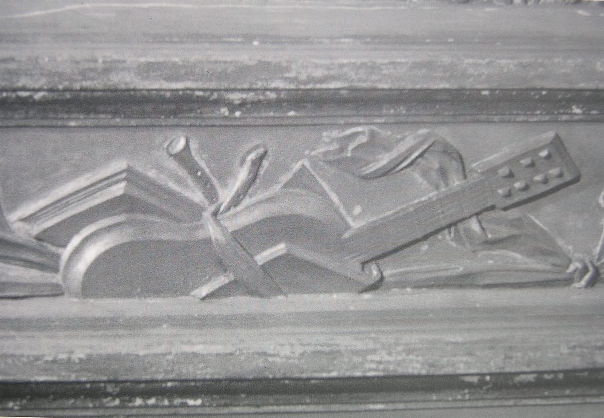 4-course guitar on a pilster of the Duomo of Cremona, Italy c.1560