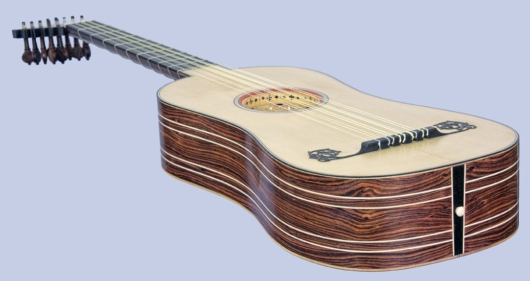 5-course baroque guitar with kingwood sides: end view