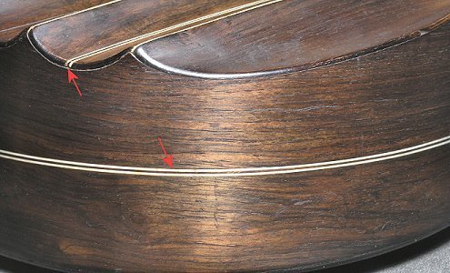 Spacers in sides and back ribs of the Dias vihuela
