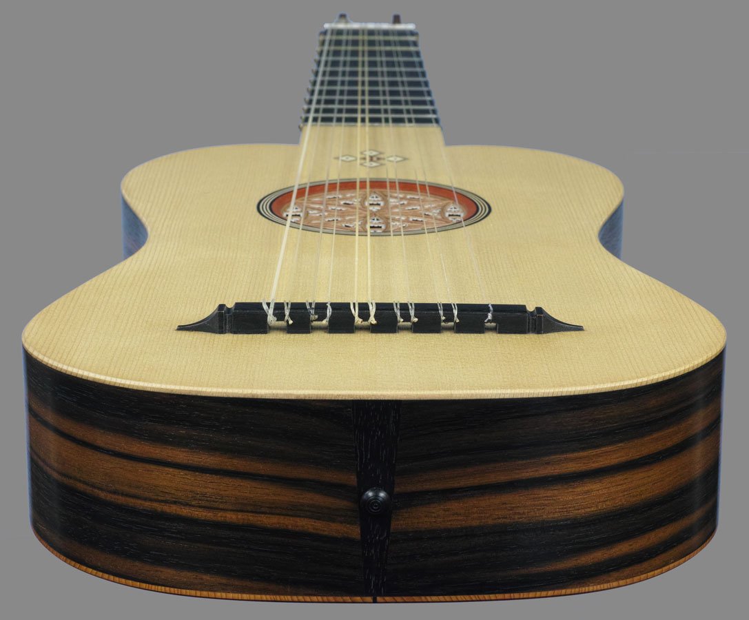 Henestrosa model vihuela end view